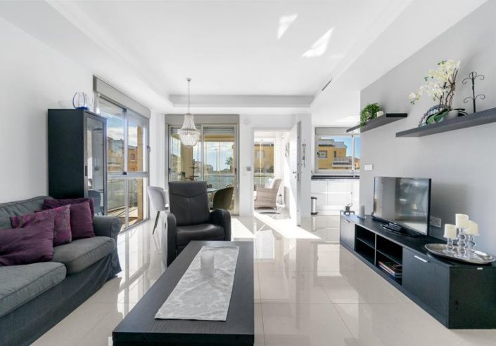 Image No.18-3 Bed Villa for sale