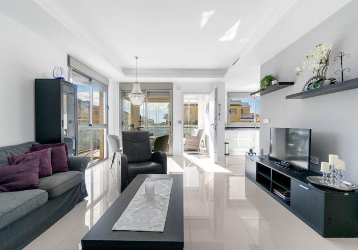 Image No.2-3 Bed Villa for sale