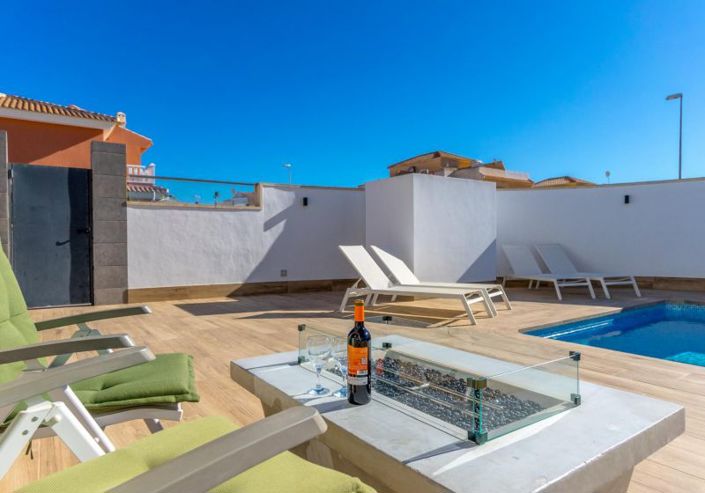 Image No.25-3 Bed Villa for sale