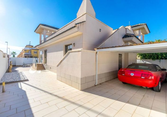 Image No.26-3 Bed Villa for sale