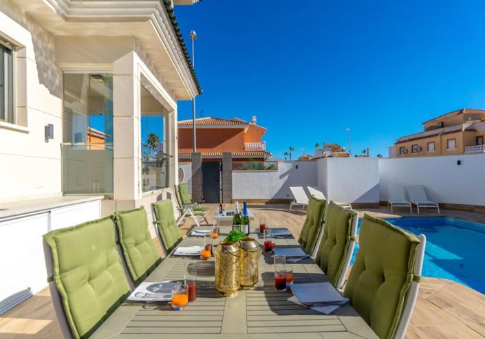 Image No.27-3 Bed Villa for sale