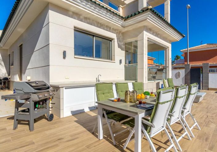 Image No.29-3 Bed Villa for sale