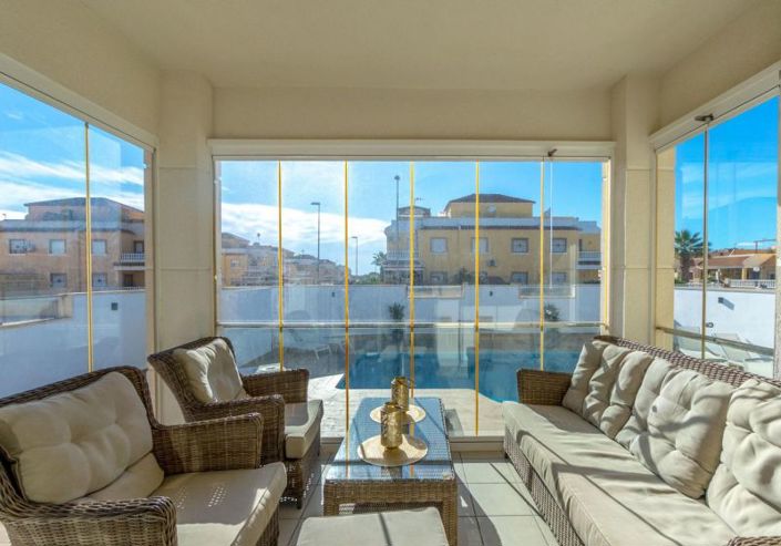 Image No.3-3 Bed Villa for sale