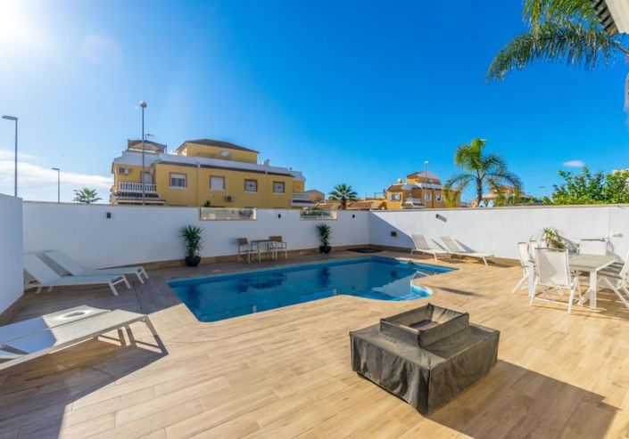 Image No.31-3 Bed Villa for sale