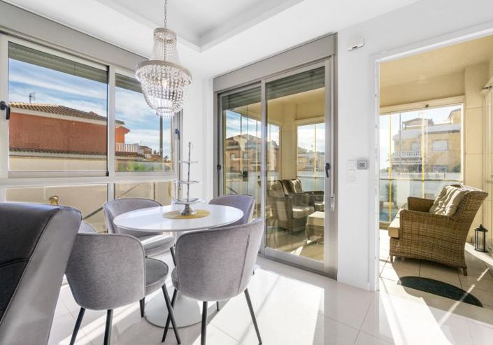 Image No.8-3 Bed Villa for sale