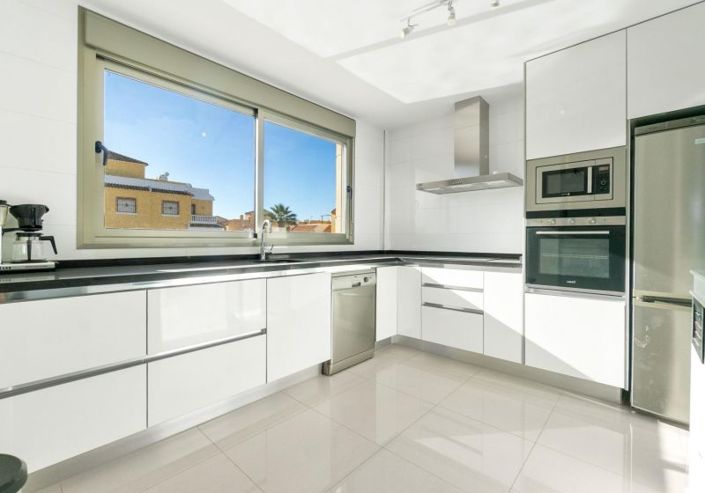 Image No.9-3 Bed Villa for sale