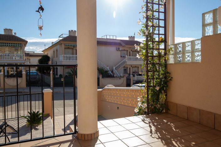 Image No.32-2 Bed Townhouse for sale