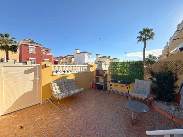 Image No.26-2 Bed Townhouse for sale