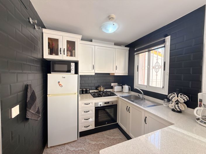 Image No.8-2 Bed Townhouse for sale