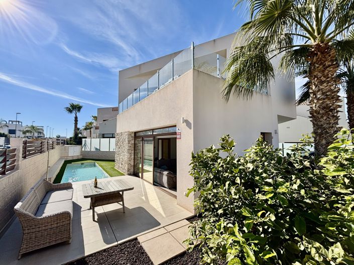 Image No.22-3 Bed Villa for sale