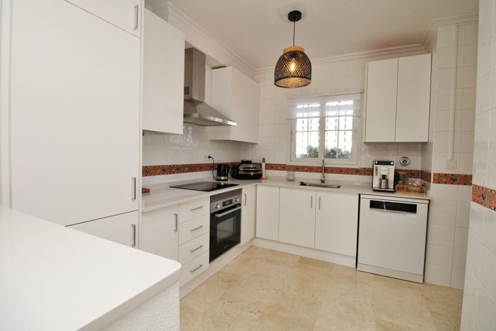 Image No.11-2 Bed Townhouse for sale