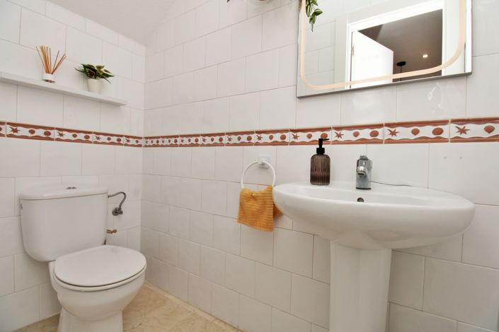 Image No.14-2 Bed Townhouse for sale