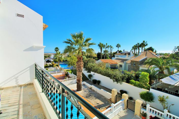 Image No.18-2 Bed Townhouse for sale