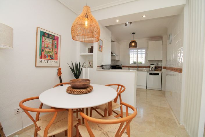 Image No.9-2 Bed Townhouse for sale