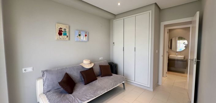 Image No.35-2 Bed Apartment for sale