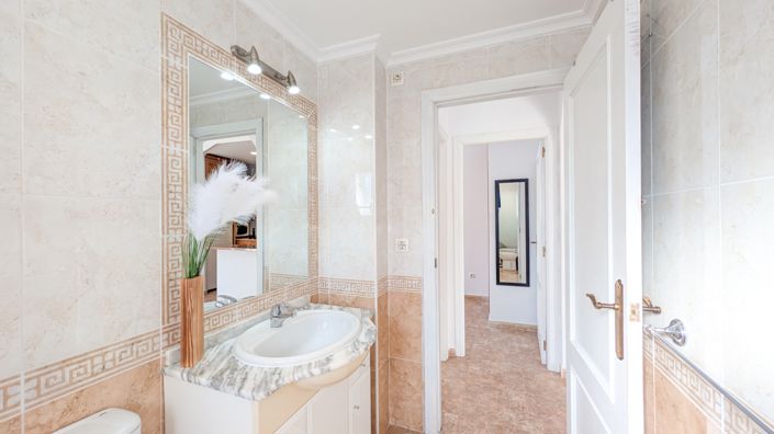 Image No.22-2 Bed Apartment for sale