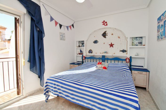 Image No.20-3 Bed Apartment for sale