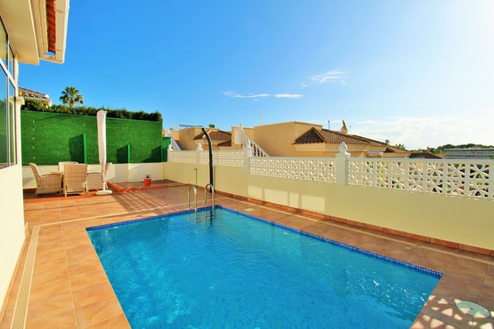 Image No.25-2 Bed Bungalow for sale