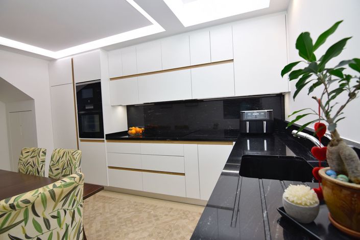 Image No.10-3 Bed Townhouse for sale