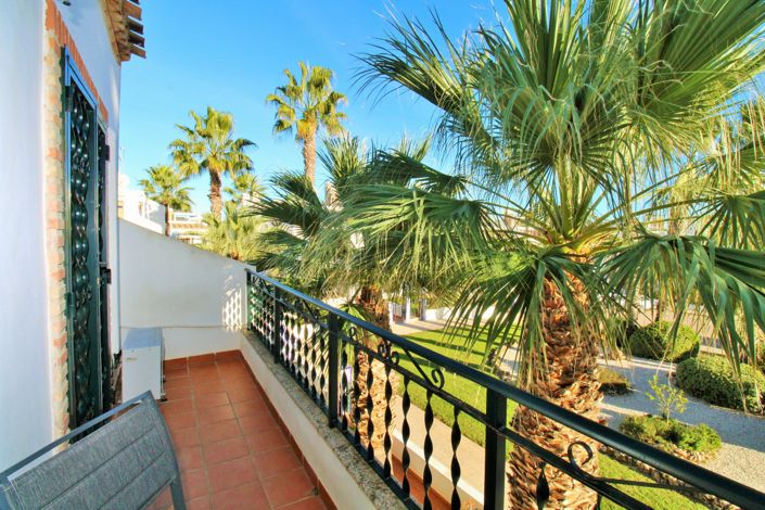 Image No.15-2 Bed Townhouse for sale