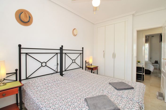 Image No.18-2 Bed Townhouse for sale