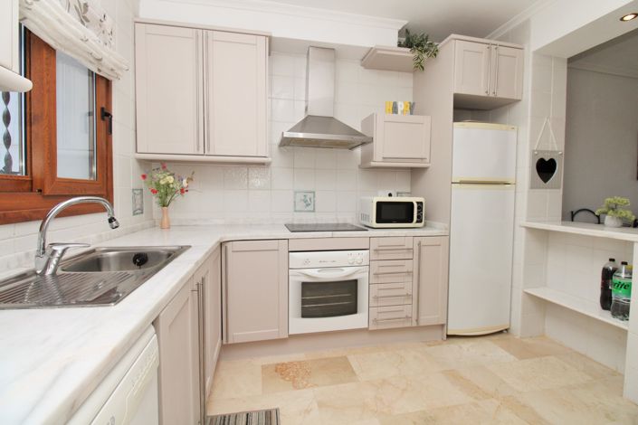 Image No.9-2 Bed Townhouse for sale