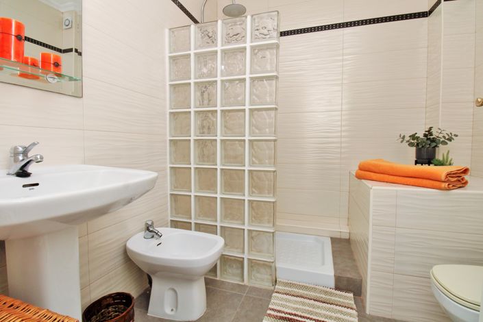 Image No.16-2 Bed Townhouse for sale