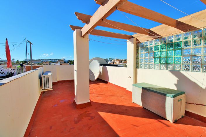 Image No.21-2 Bed Townhouse for sale