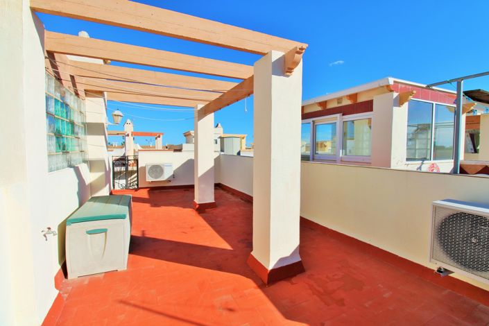 Image No.22-2 Bed Townhouse for sale