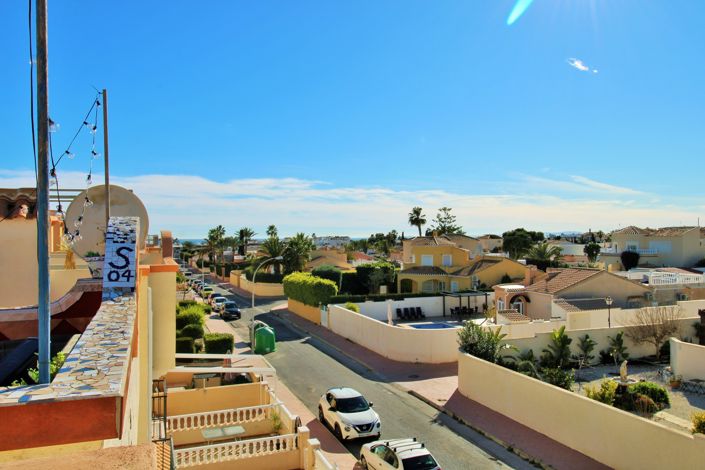 Image No.23-2 Bed Townhouse for sale