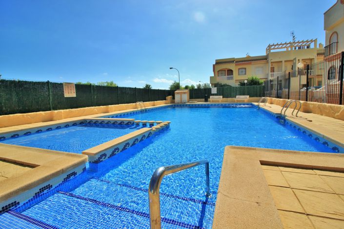 Image No.25-2 Bed Townhouse for sale