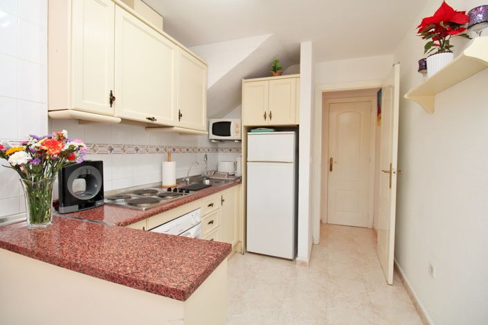 Image No.8-2 Bed Townhouse for sale