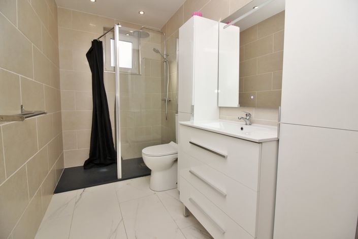 Image No.19-2 Bed Apartment for sale