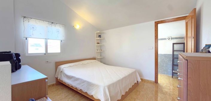 Image No.29-3 Bed Townhouse for sale