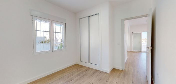 Image No.25-2 Bed Bungalow for sale