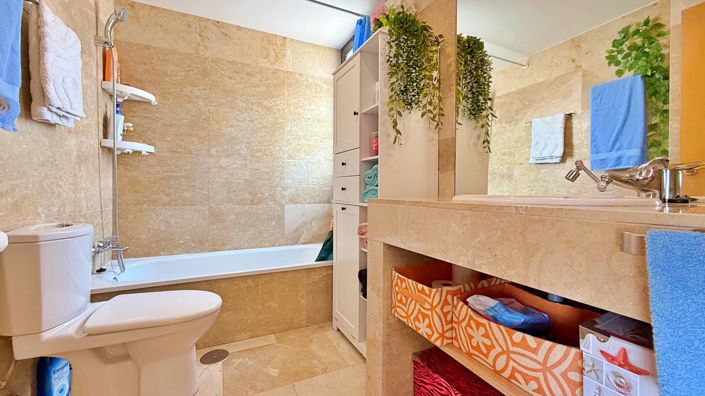 Image No.21-2 Bed Apartment for sale