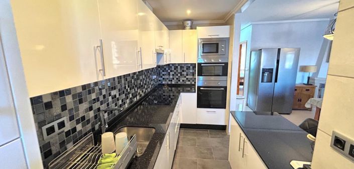 Image No.3-4 Bed Townhouse for sale