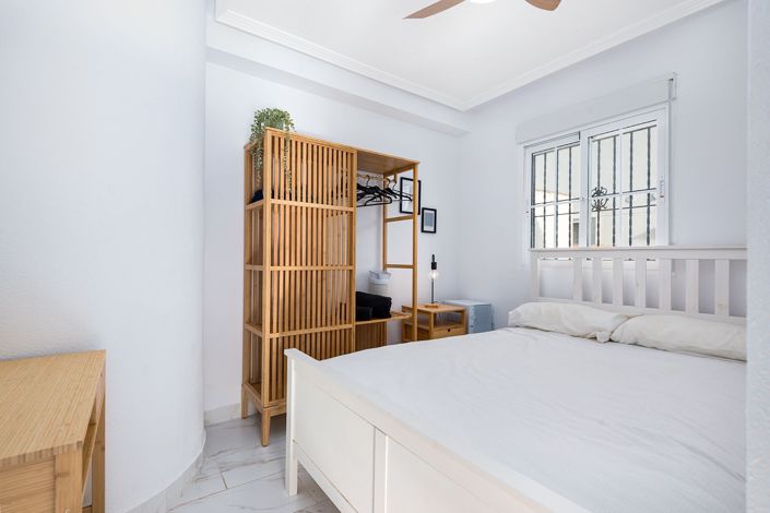 Image No.15-3 Bed Townhouse for sale