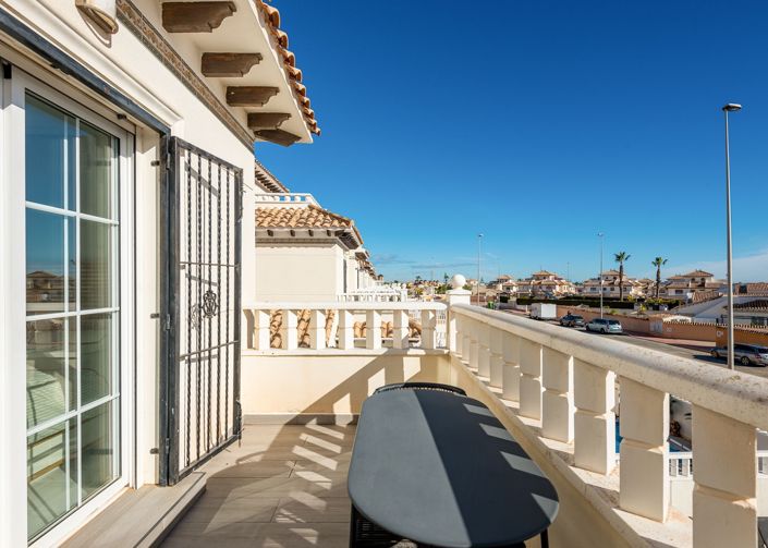 Image No.36-3 Bed Townhouse for sale