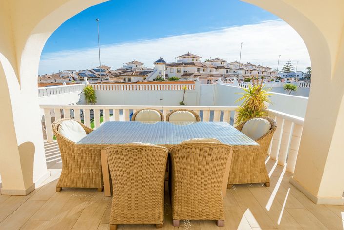 Image No.45-3 Bed Townhouse for sale