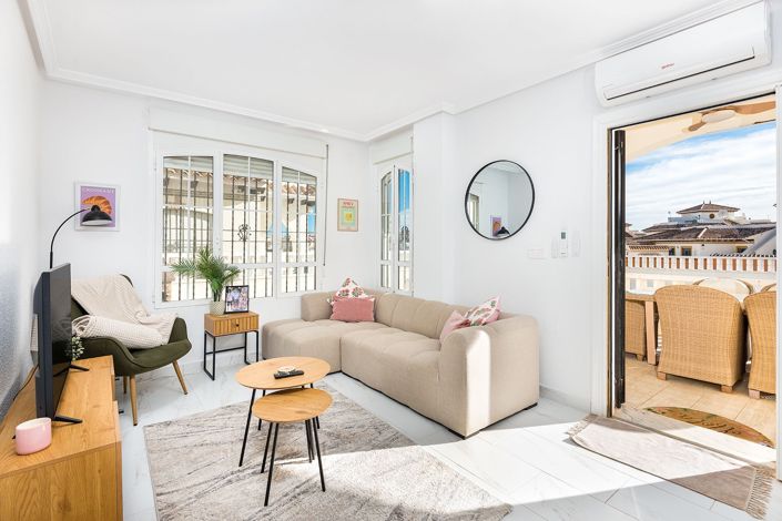 Image No.8-3 Bed Townhouse for sale