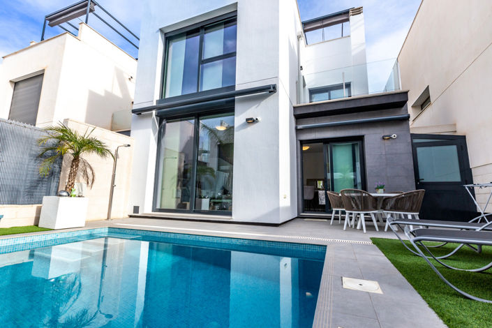 Image No.4-3 Bed Villa for sale