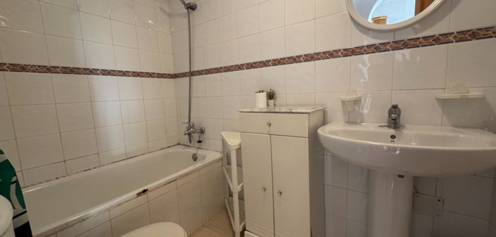 Image No.20-2 Bed Apartment for sale