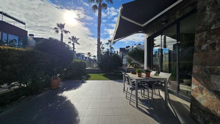 Image No.30-3 Bed Villa for sale