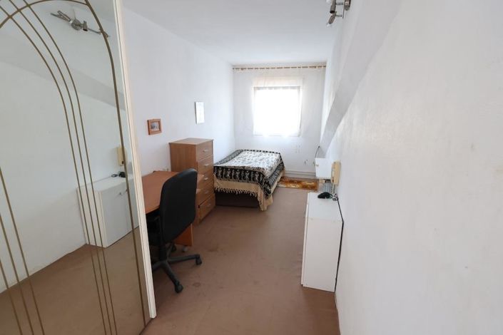 Image No.20-3 Bed Townhouse for sale