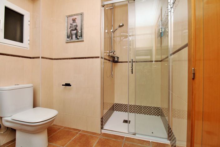 Image No.18-3 Bed Apartment for sale