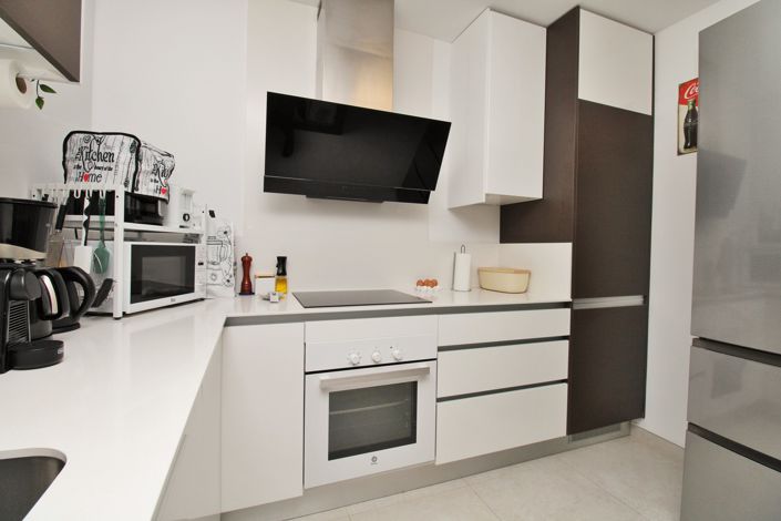 Image No.9-2 Bed Townhouse for sale