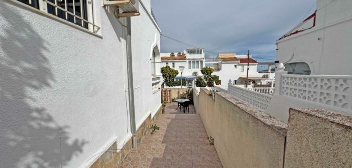 Image No.20-2 Bed Bungalow for sale