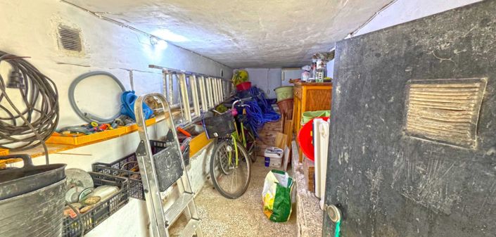 Image No.37-2 Bed Bungalow for sale