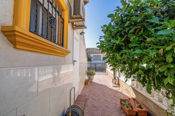 Image No.22-2 Bed Bungalow for sale